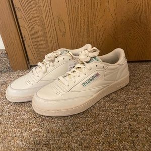 New, Never worn Reebok 85’s